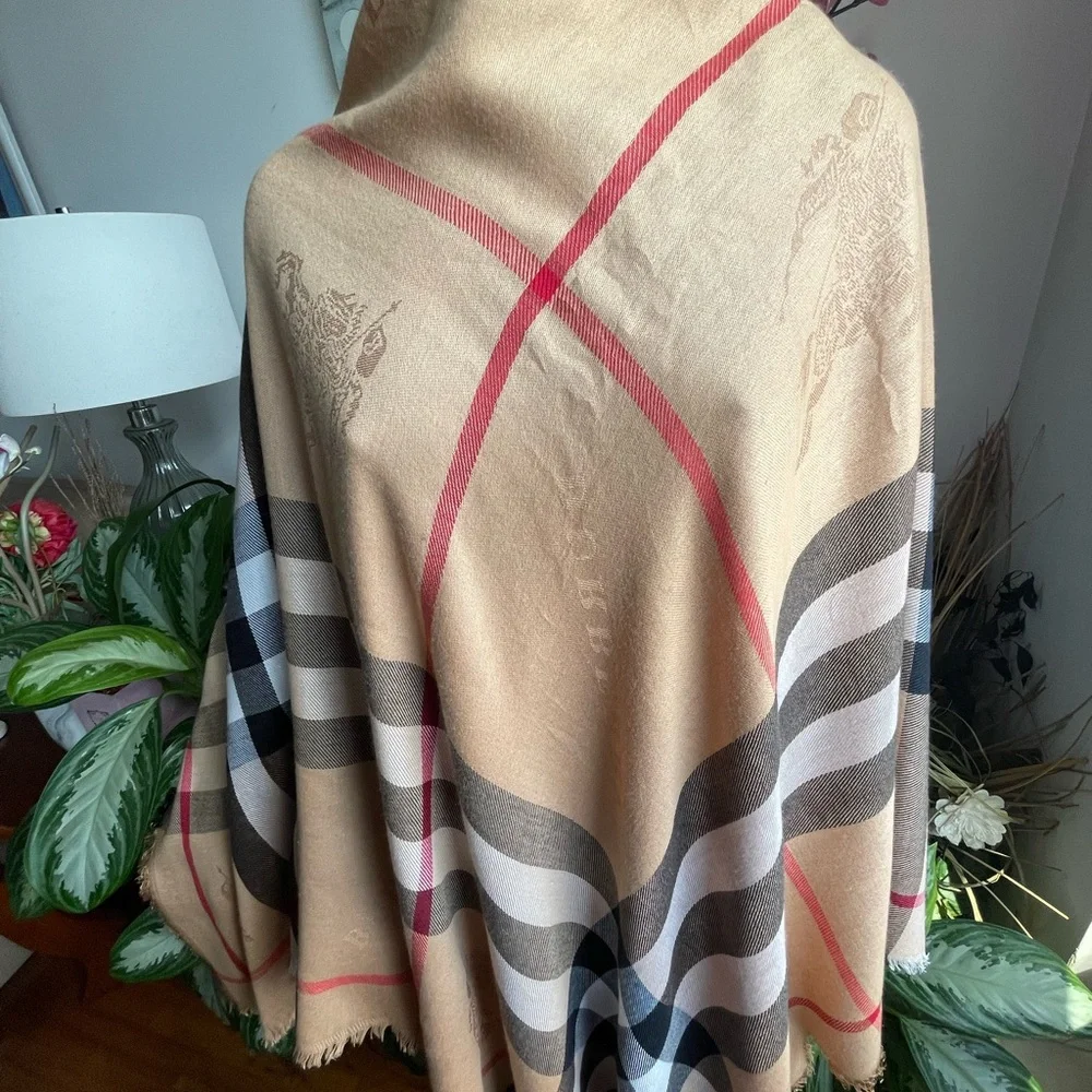 Burberry Prorsum Wrap Shawl. - Picture 6 of 16